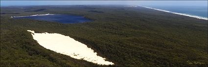 Lake Boomanjin - Fraser Island - QLD  (PBH4 00 16207)
